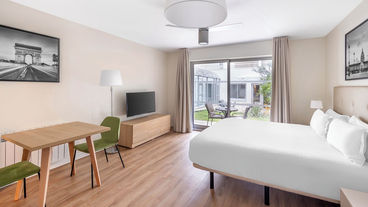 Photo of Bedroom in Diderot
