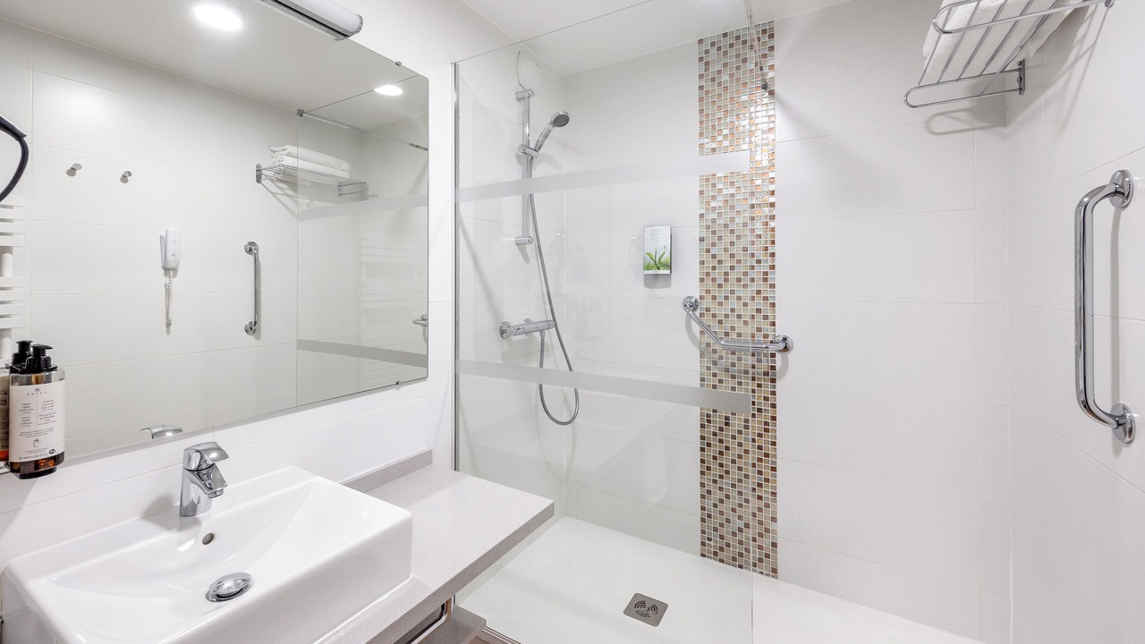 Photo of Bathroom in Diderot