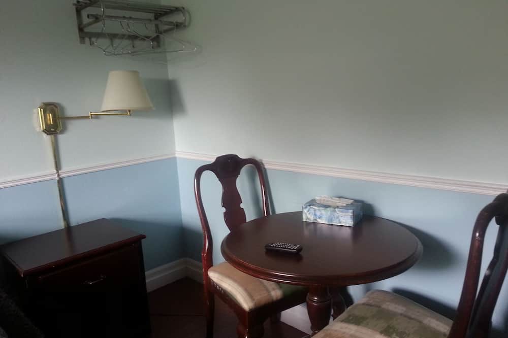 Photo of Livingroom in Humber Bay
