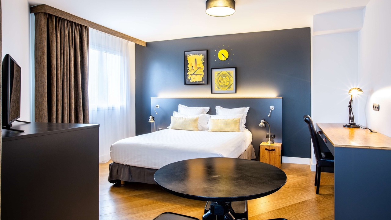 Photo of Bedroom in Bois-Colombes