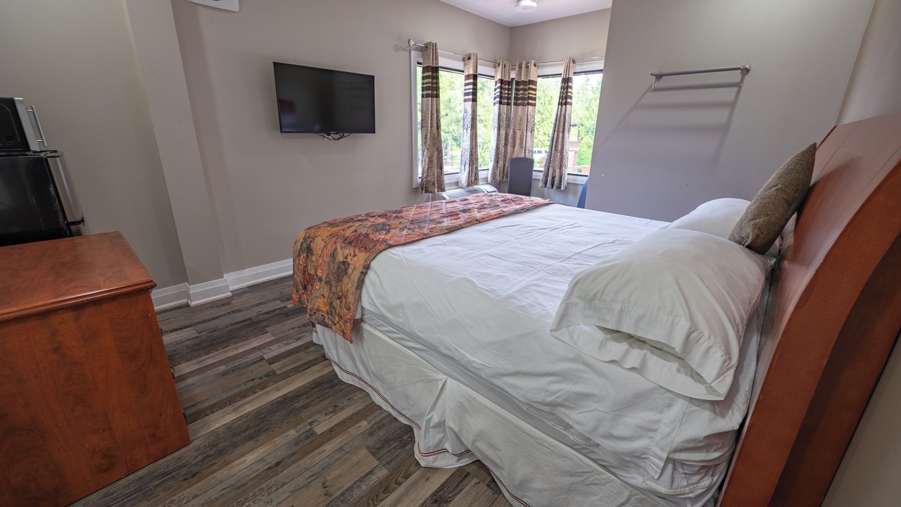 Photo of Bedroom in Sauble Beach