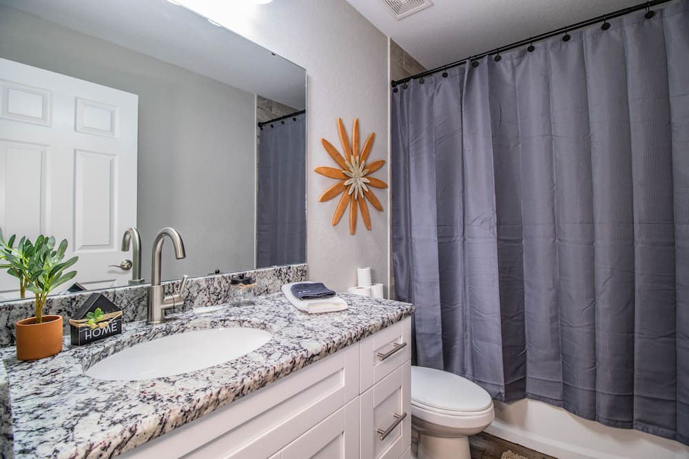 Photo of Bathroom in Bartow