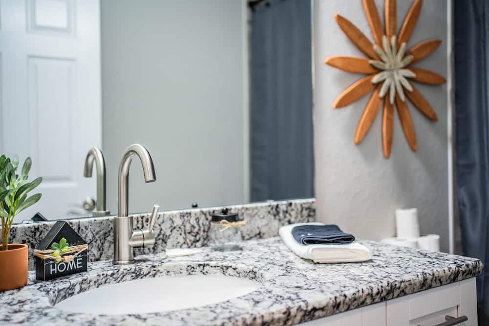 Photo of Bathroom in Bartow