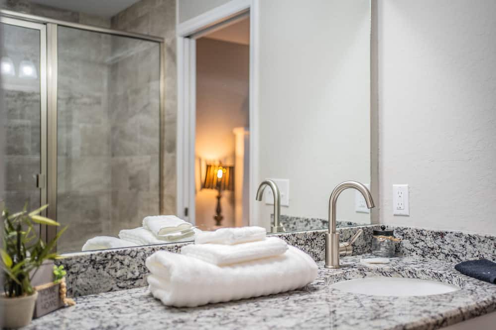 Photo of Bathroom in Bartow