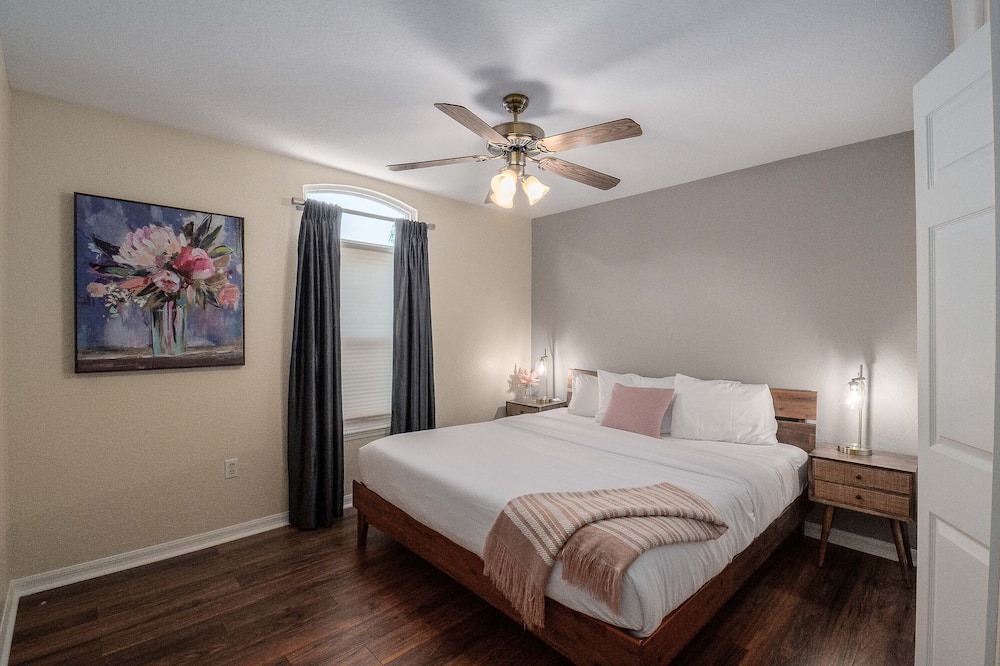 Photo of Bedroom in Auburndale