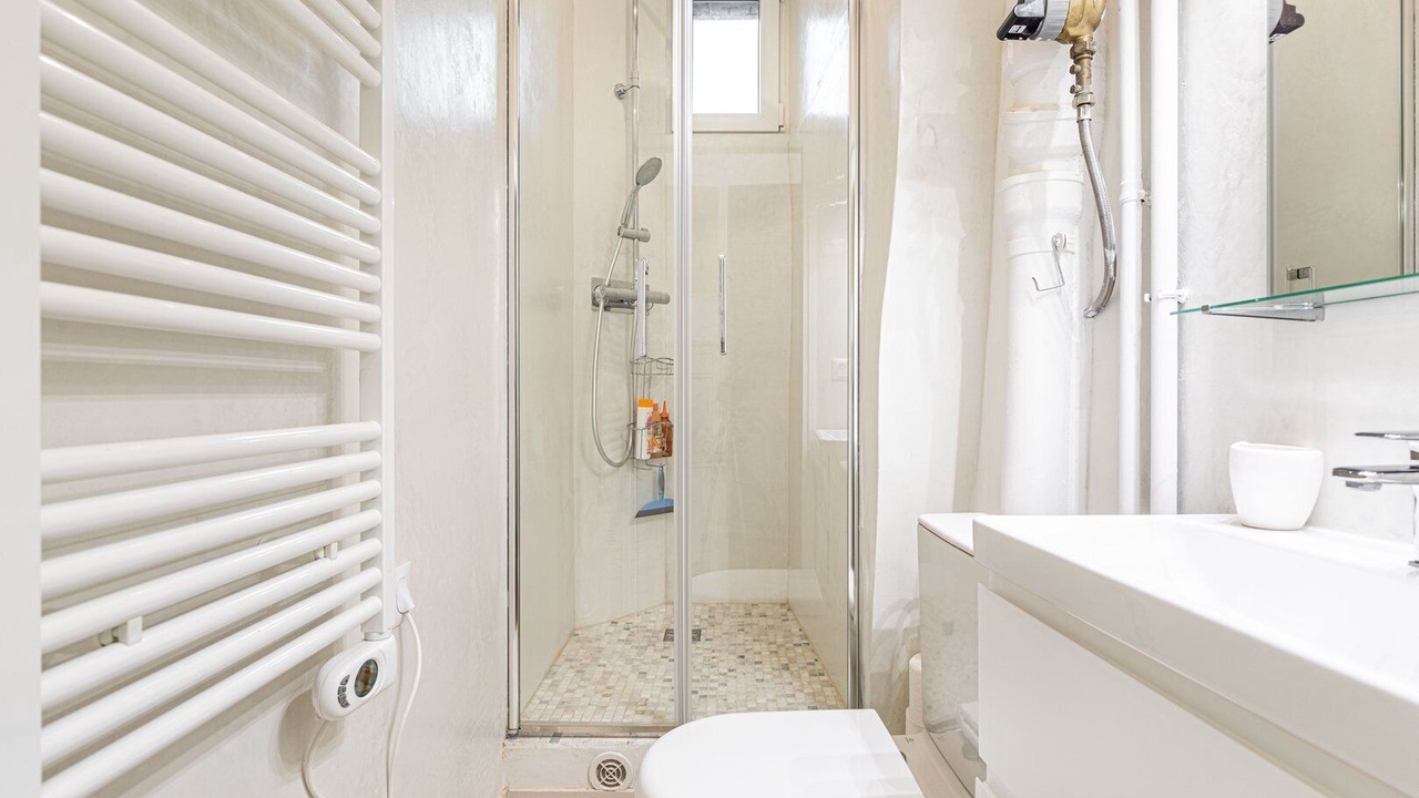 Photo of Bathroom in Montreuil