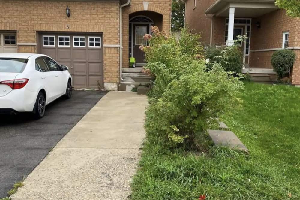 Photo of Outdoor in Brampton