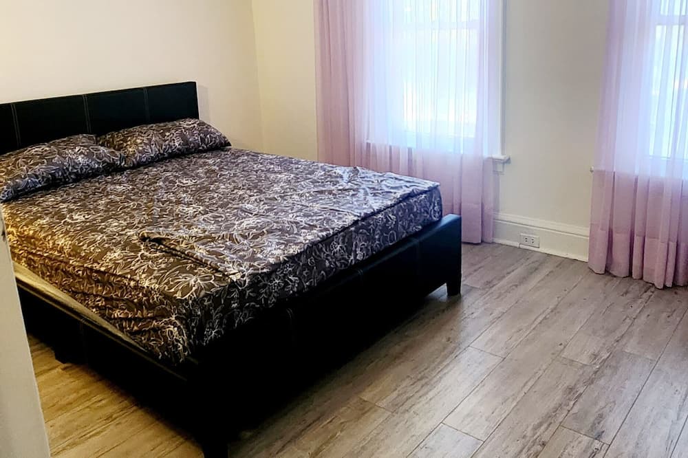 Photo of Bedroom in Davisville