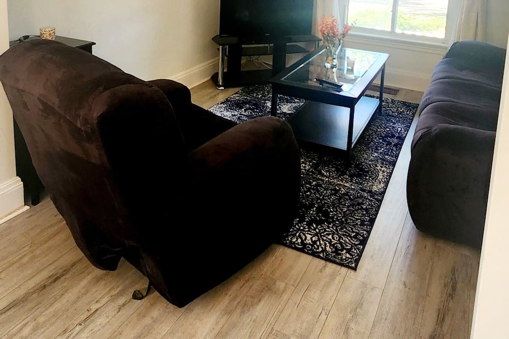 Photo of Livingroom in Davisville