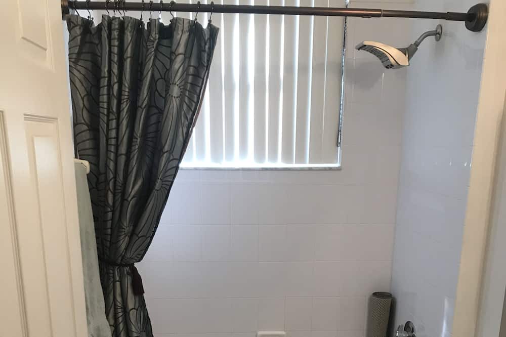 Photo of Bathroom in Calabay Parc