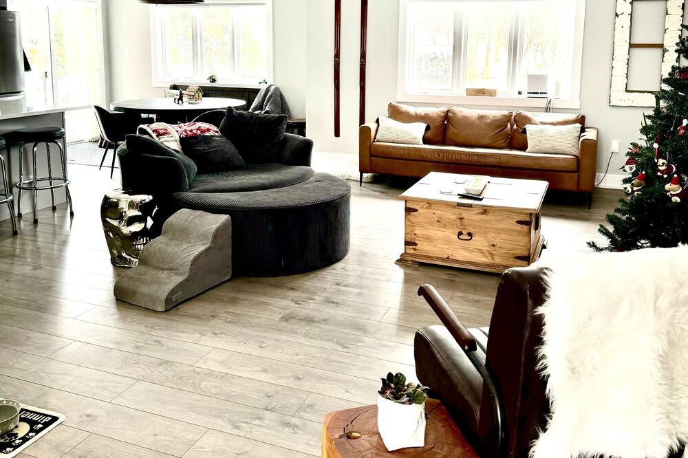 Photo of Livingroom in Moonstone