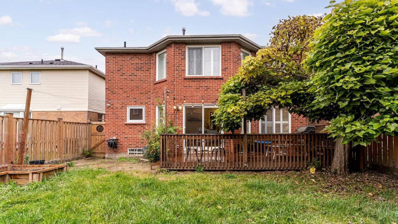 Photo of Outdoor in Erin Mills