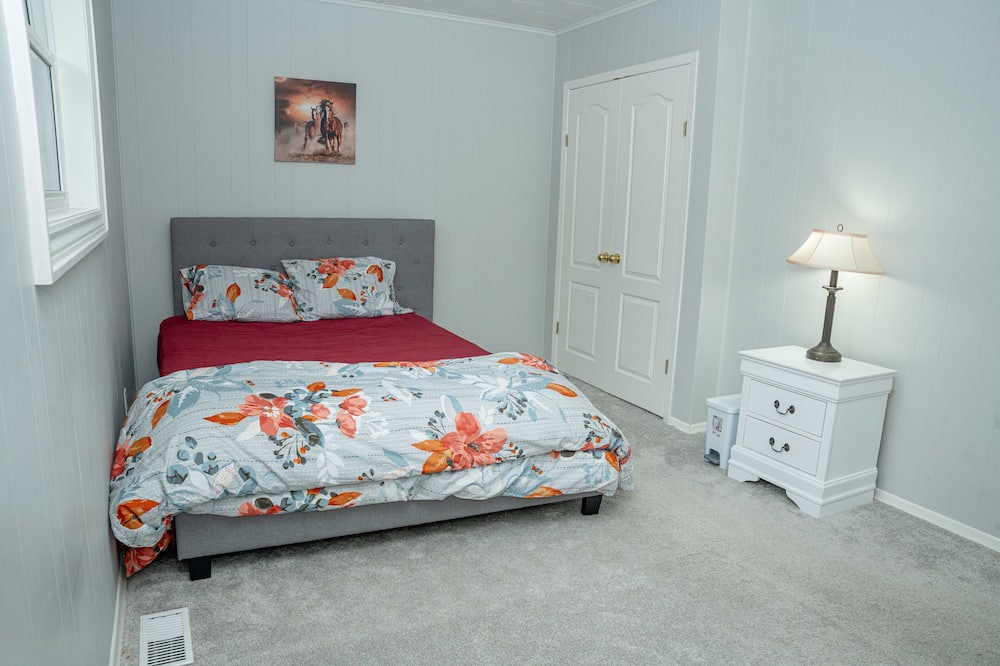 Photo of Bedroom in Shelburne