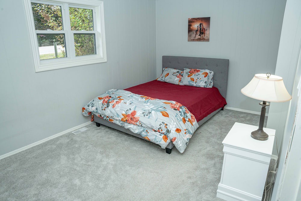 Photo of Bedroom in Shelburne