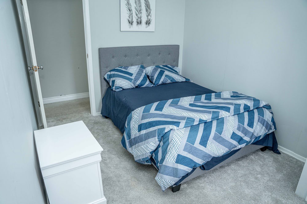 Photo of Bedroom in Shelburne