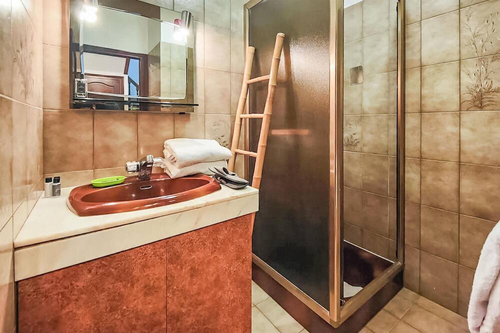 Photo of Bathroom in La Courneuve