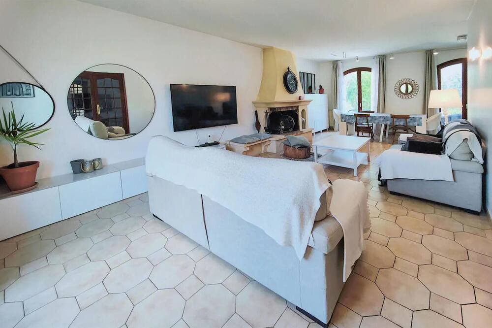Photo of Bedroom in La Courneuve