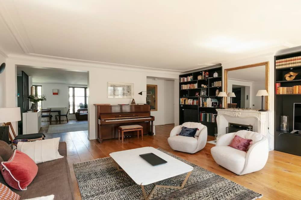 Photo of Livingroom in Quartier du Gros-Caillou