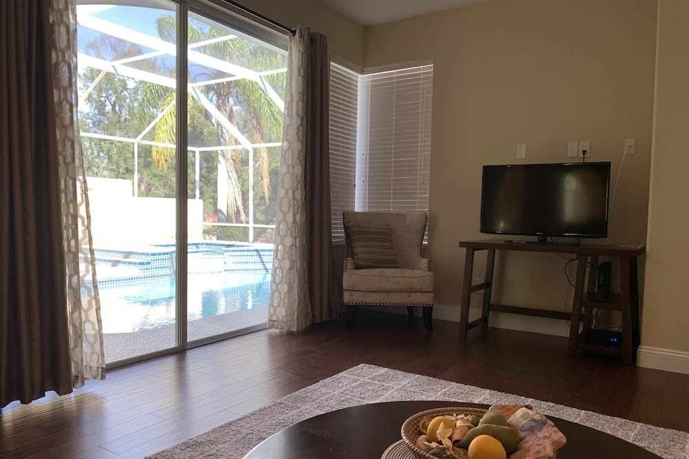 Photo of Bedroom in Apollo Beach