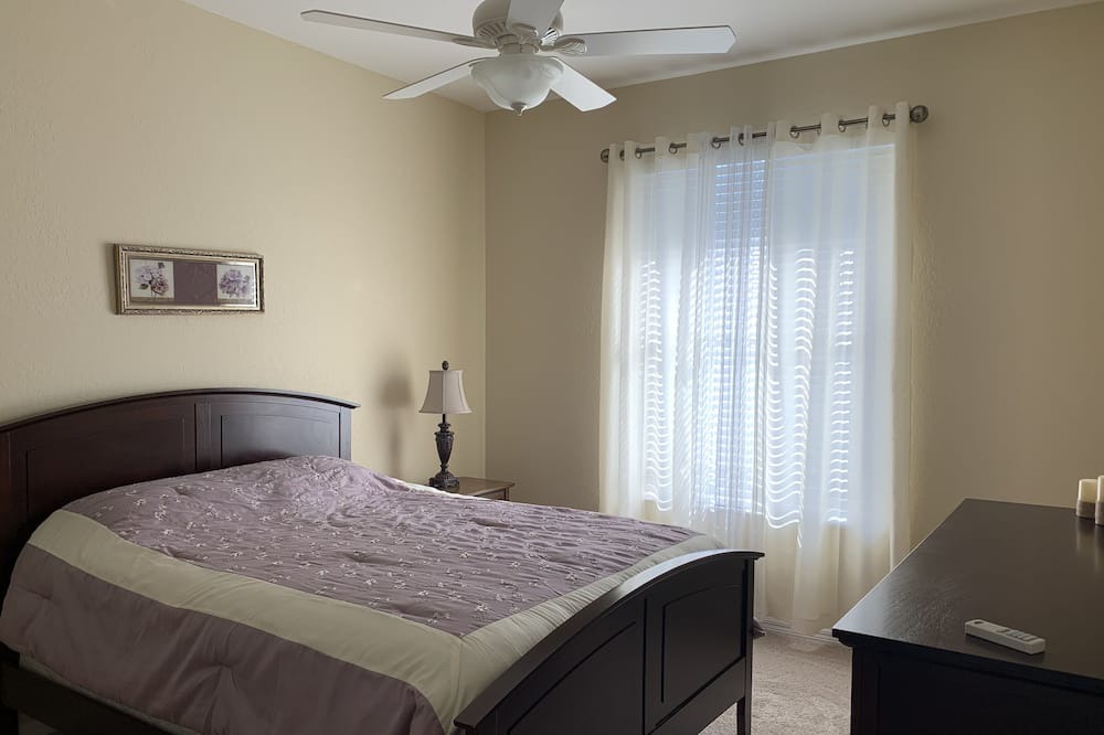Photo of Bedroom in Apollo Beach