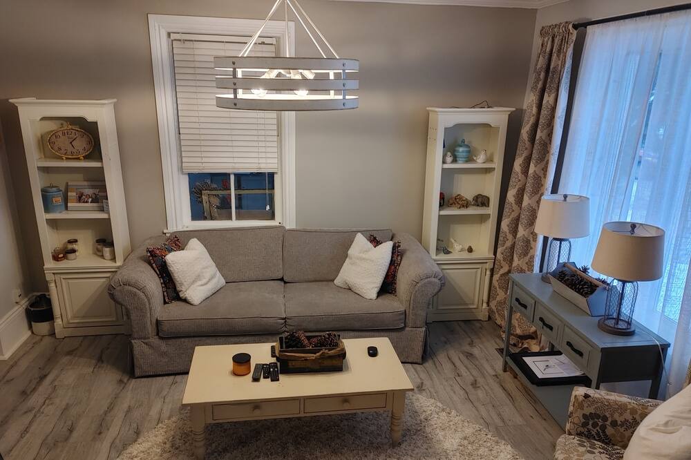 Photo of Livingroom in Owen Sound