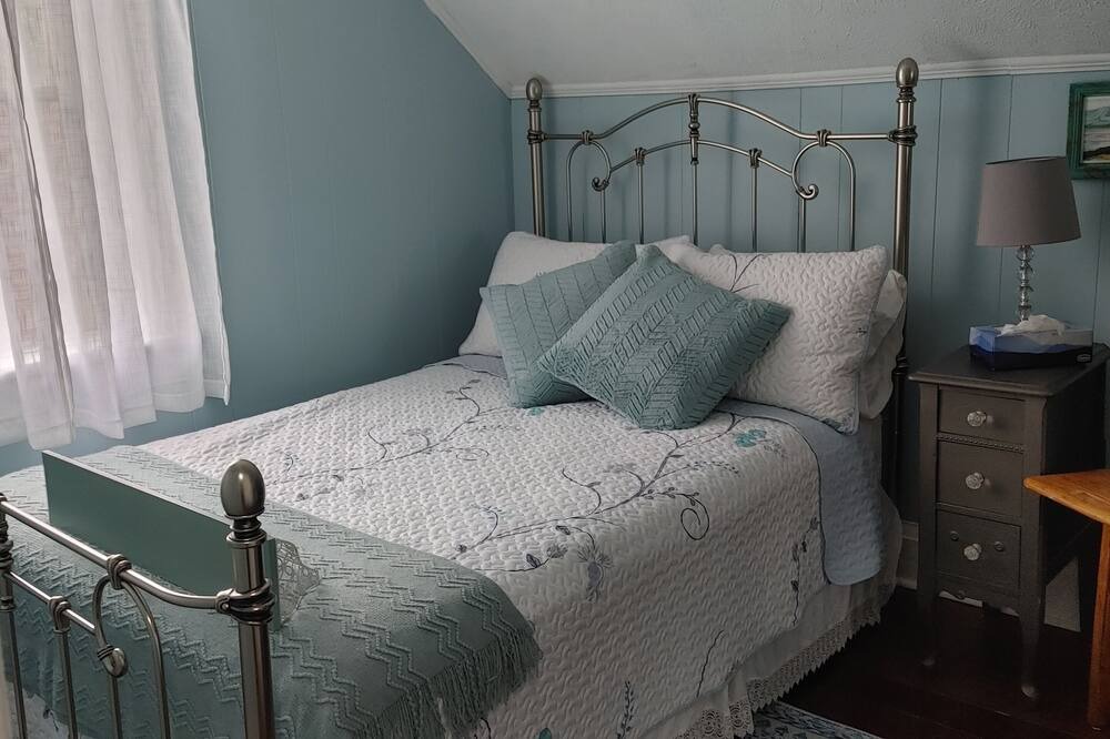 Photo of Bedroom in Owen Sound