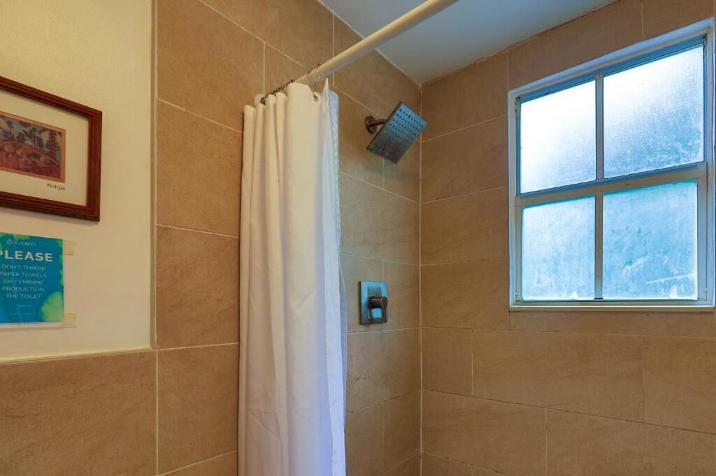 Photo of Bathroom in Little Haiti