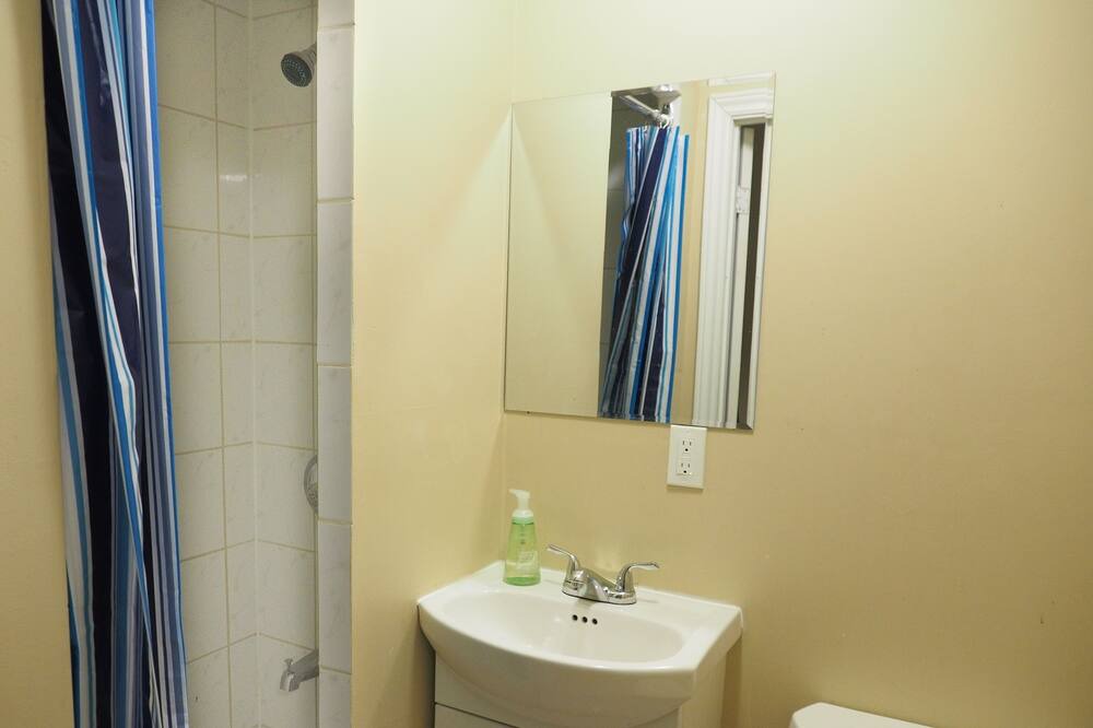 Photo of Bathroom in Parkdale