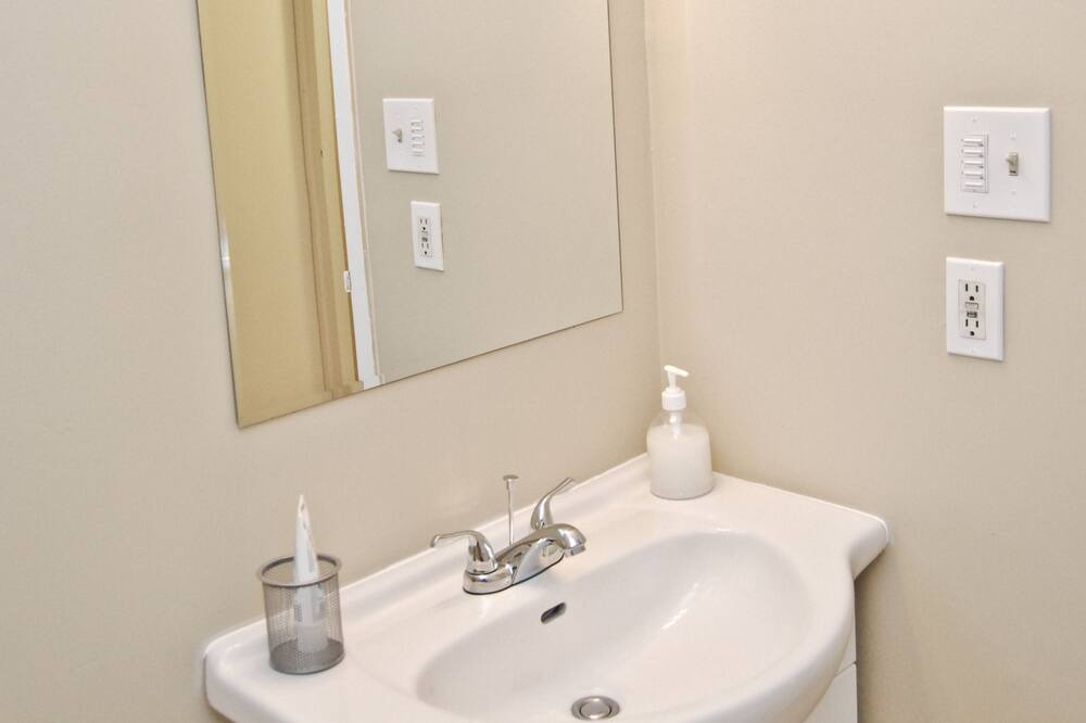 Photo of Bathroom in Parkdale