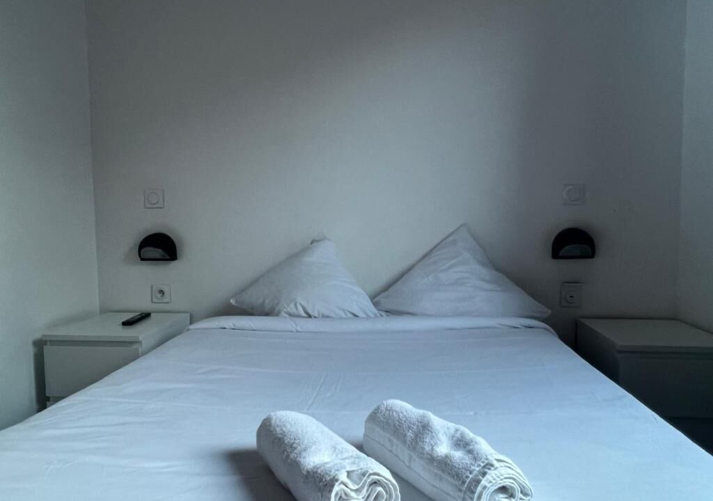 Photo of Bedroom in Python Duvernois