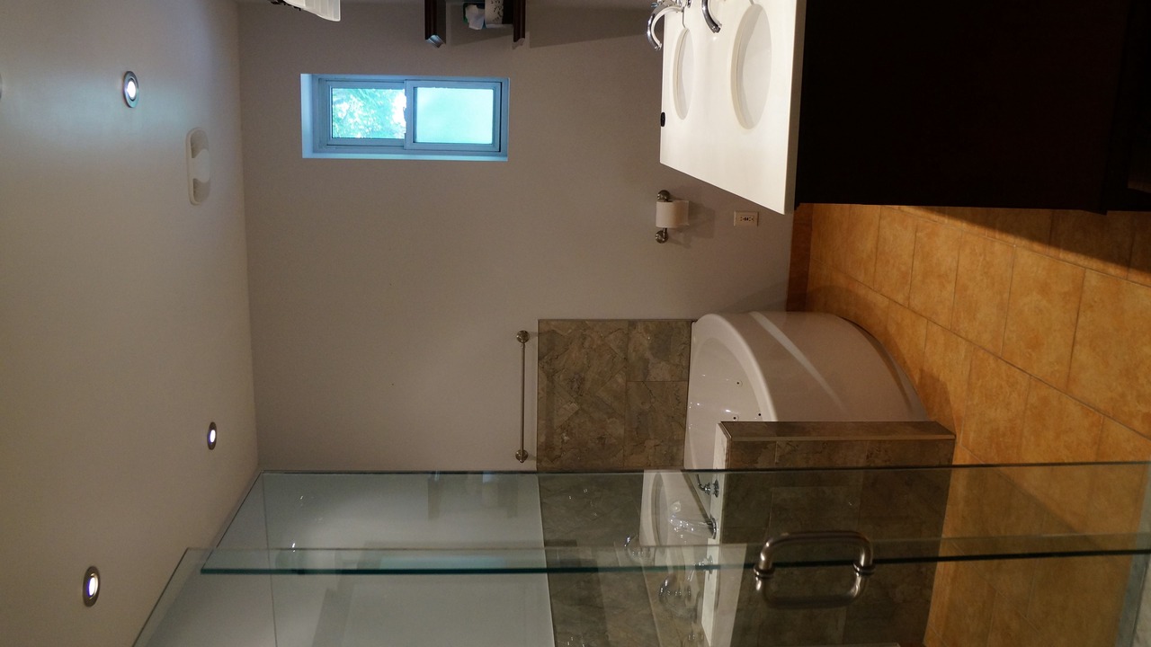 Photo of Bathroom in Cabbagetown