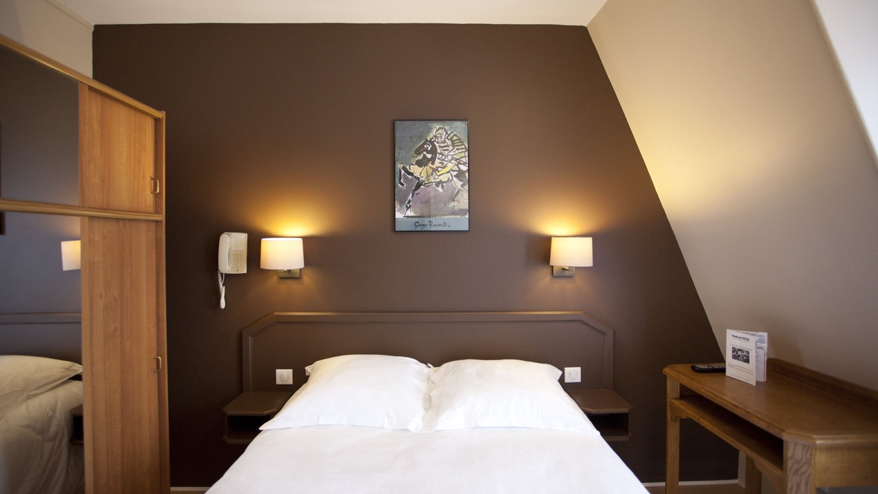 Photo of Bedroom in Pere Lachaise