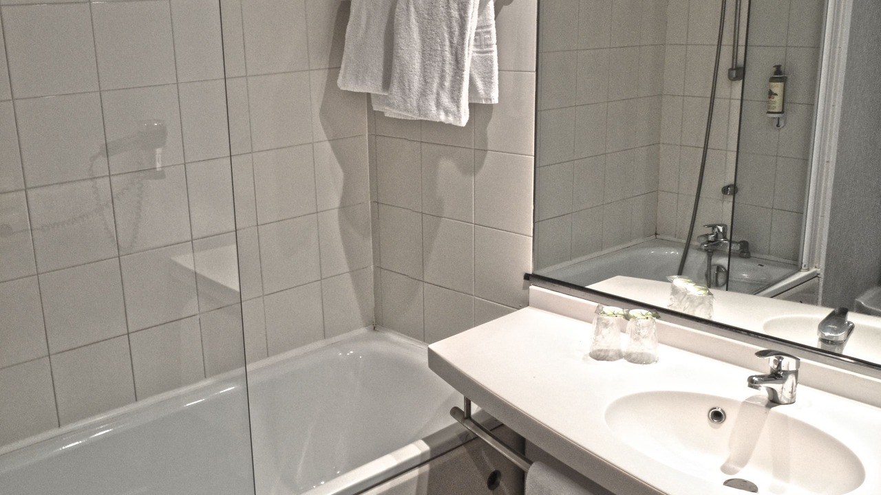 Photo of Bathroom in Pantin