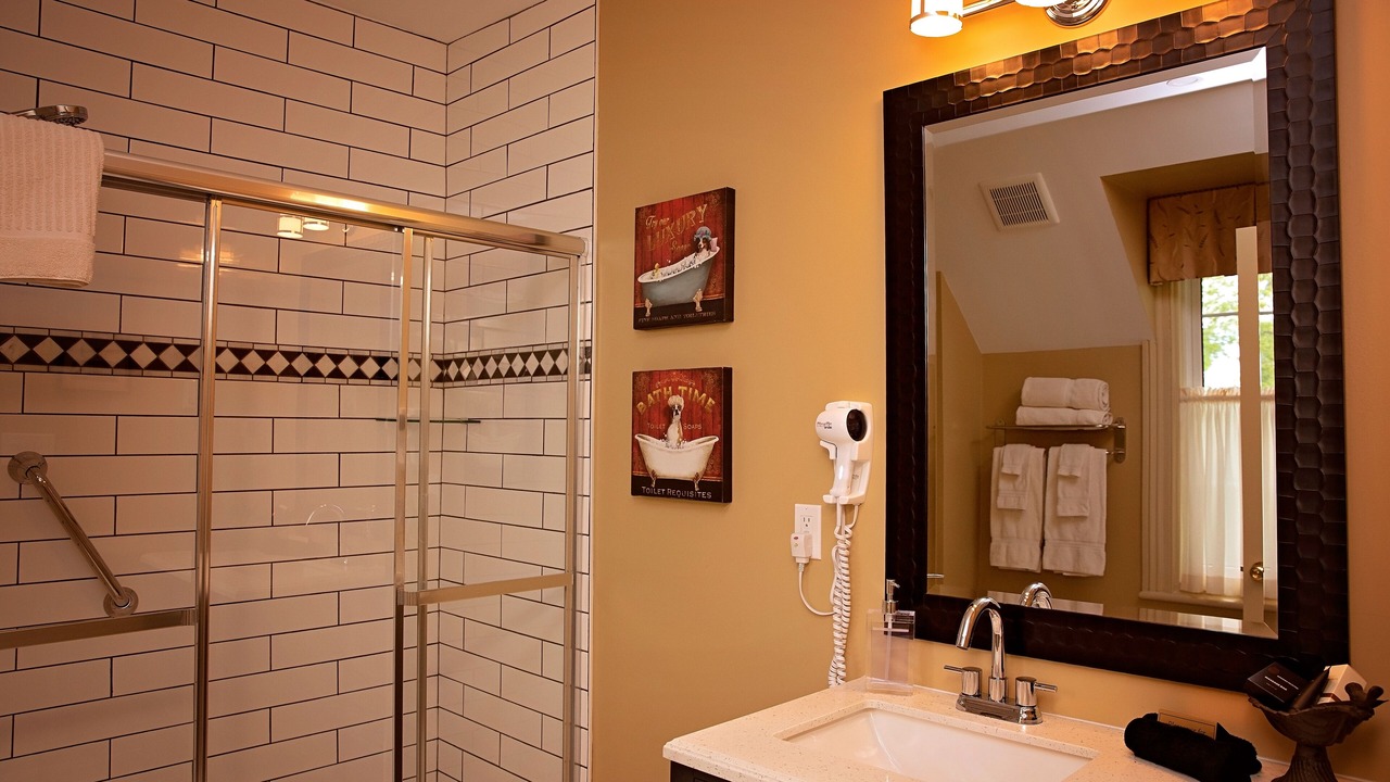 Photo of Bathroom in Gananoque