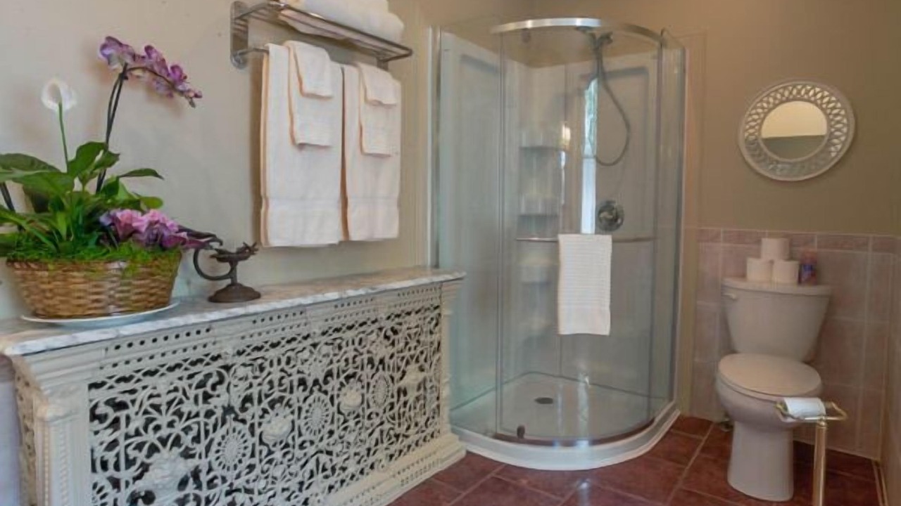 Photo of Bathroom in Gananoque