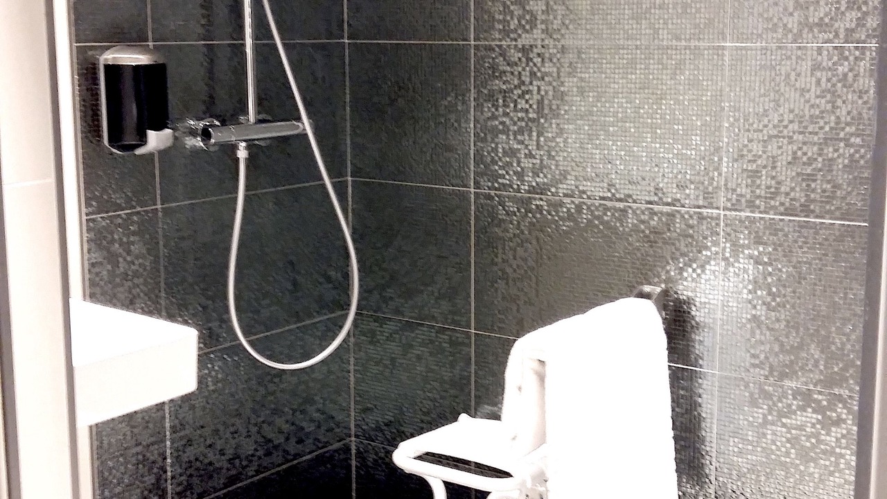 Photo of Bathroom in Epinay-sur-Seine