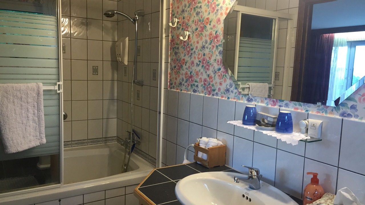 Photo of Bathroom in Carling