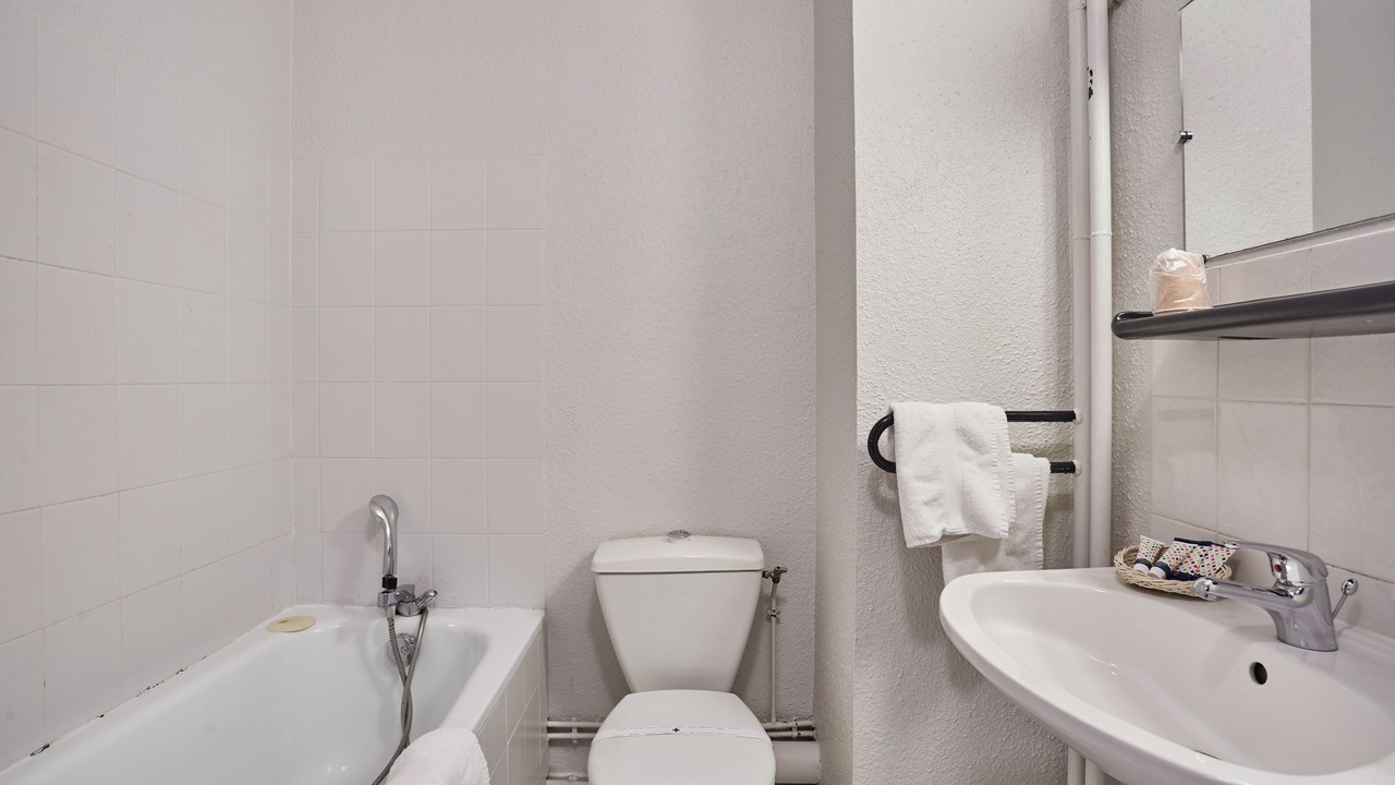 Photo of Bathroom in Joinville-le-Pont
