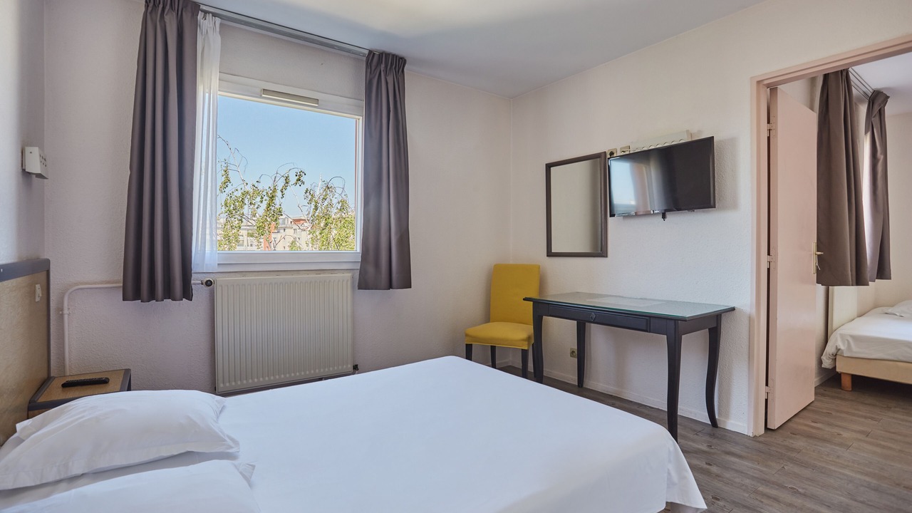 Photo of Bedroom in Joinville-le-Pont
