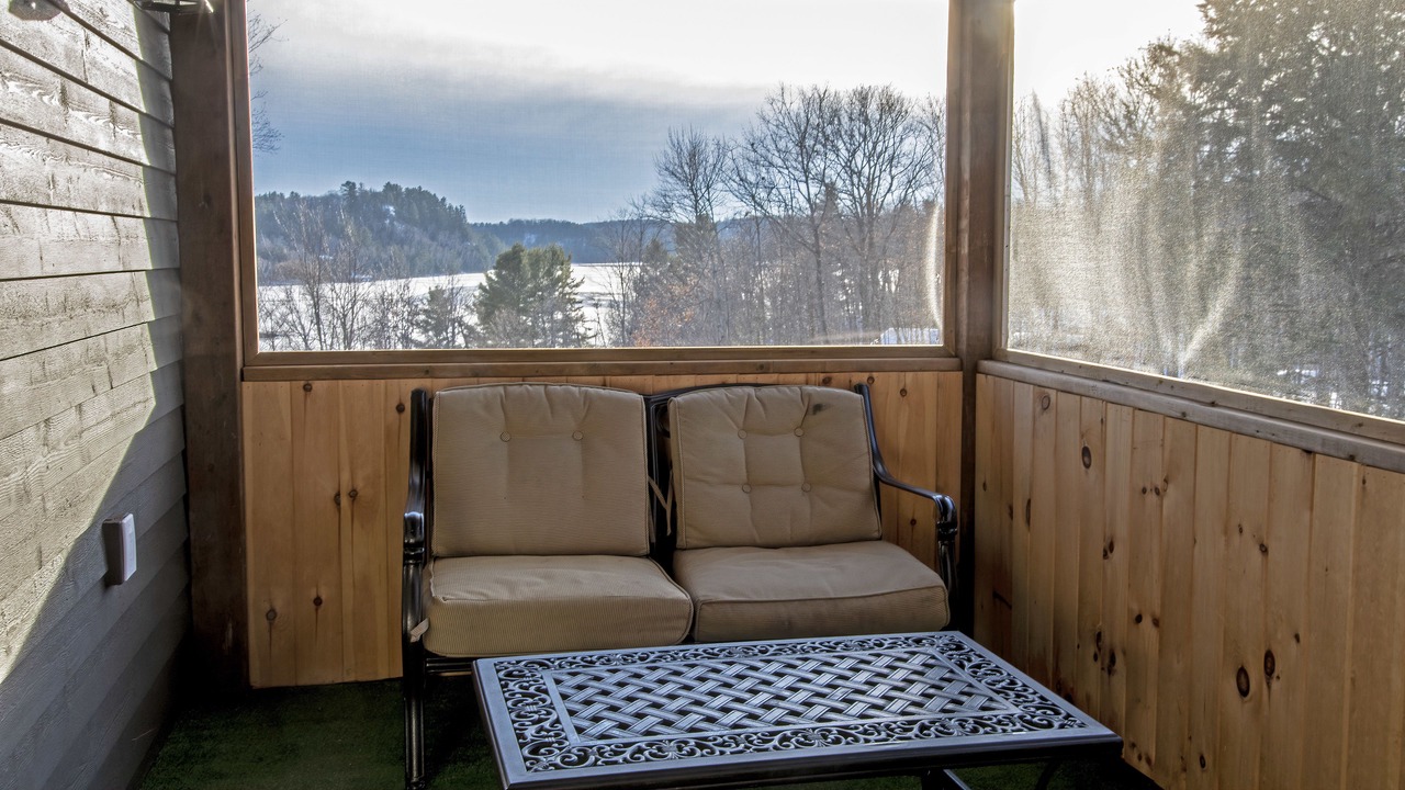 Photo of Patio Balcony in Lake of Bays