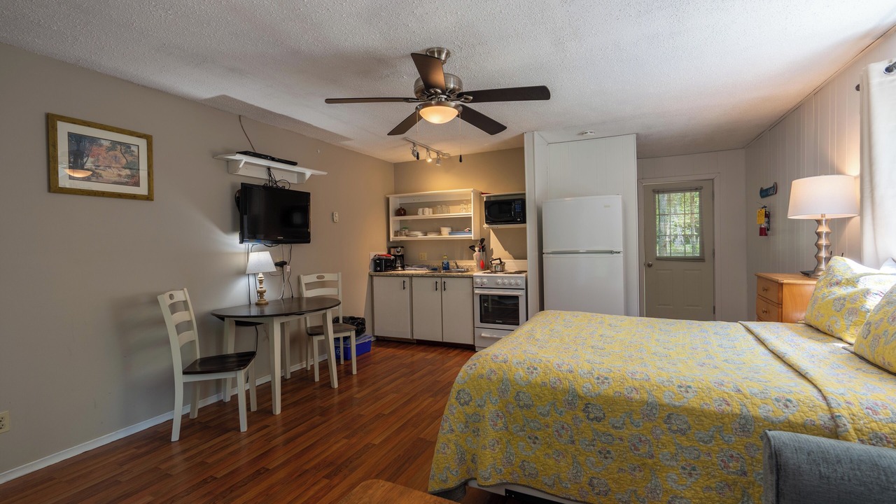 Photo of Kitchen in Lake of Bays