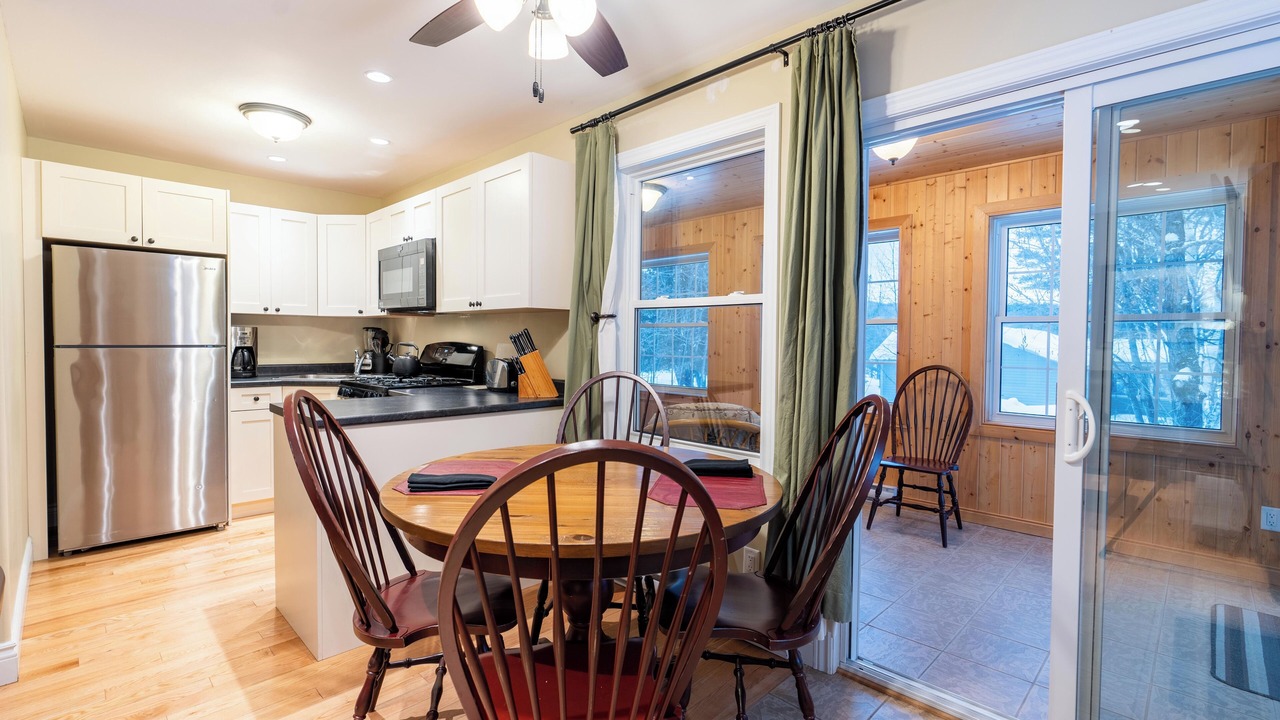 Photo of Kitchen in Lake of Bays