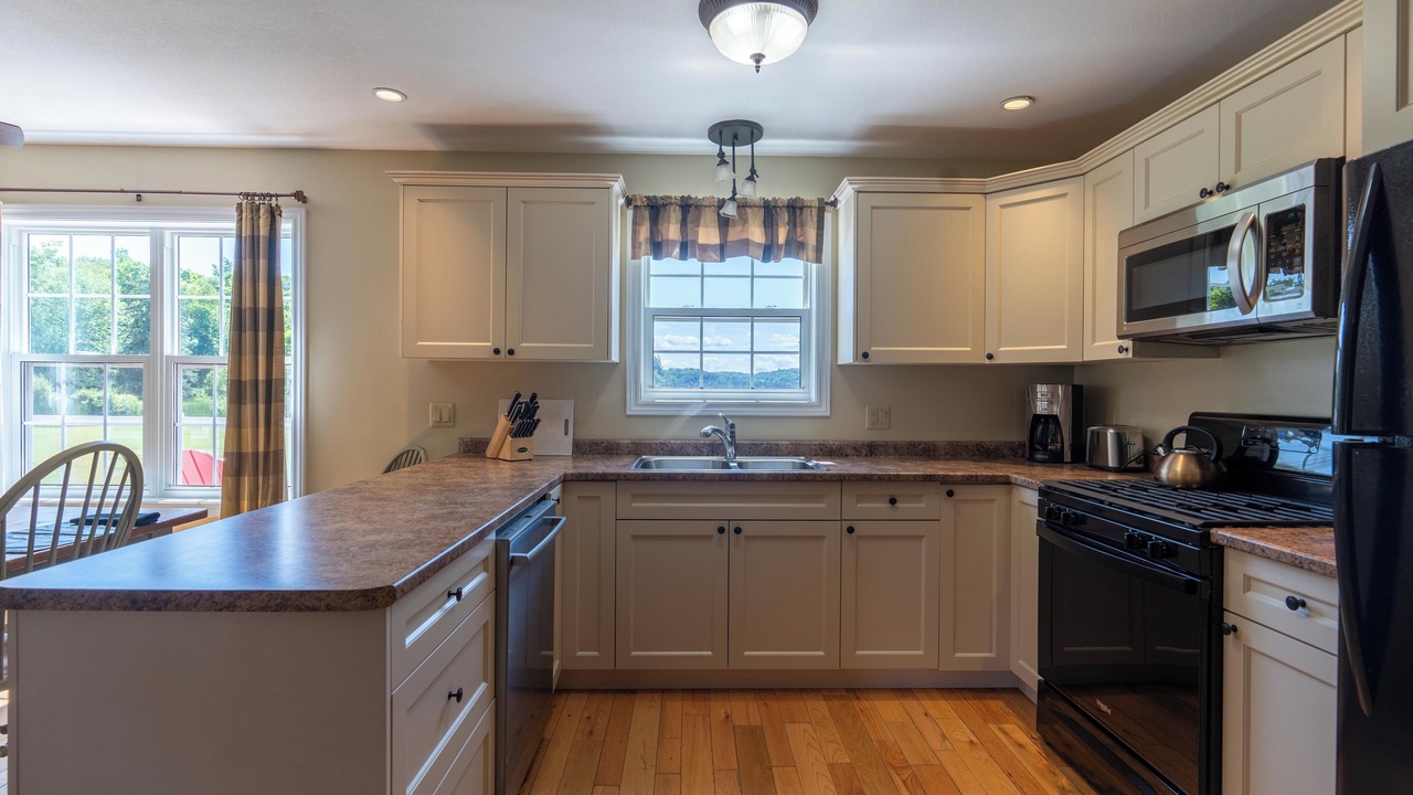 Photo of Kitchen in Lake of Bays