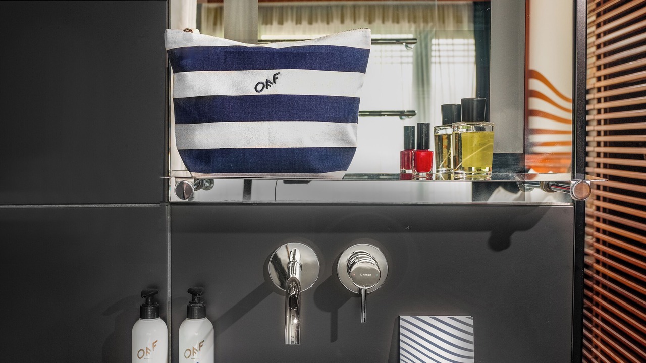 Photo of Bathroom in Quartier de la Salpetriere