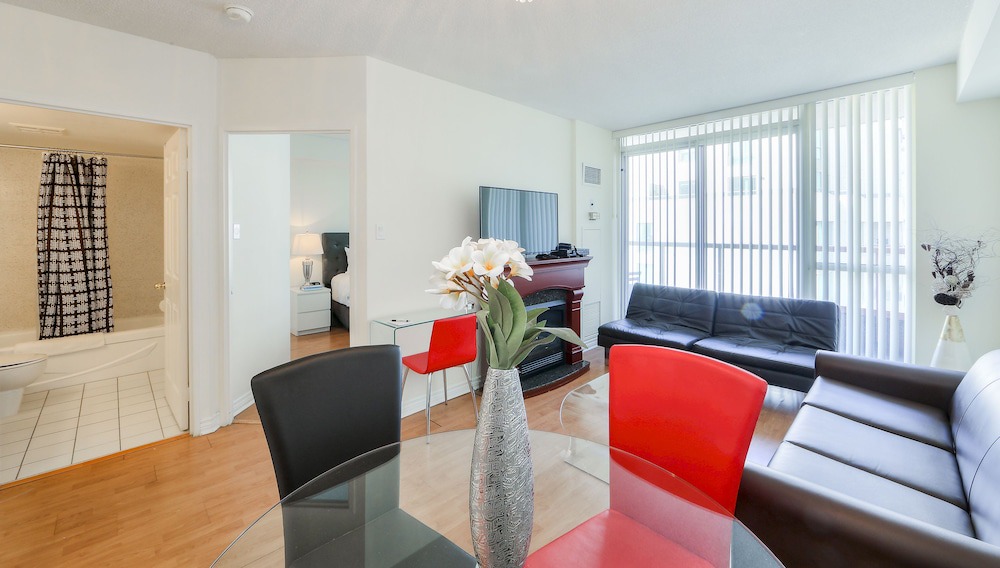 Photo of Livingroom in Bay Street Corridor