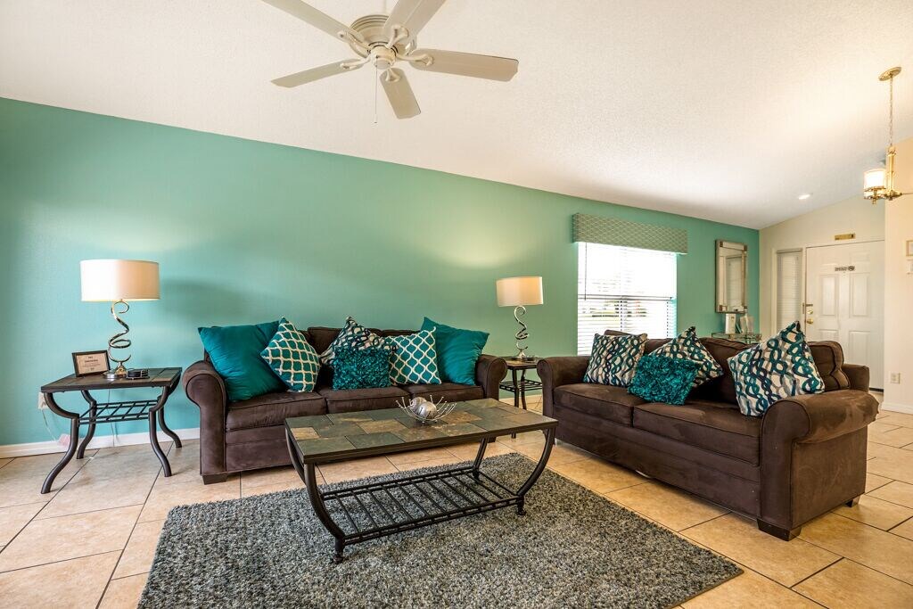 Photo of Livingroom in Seasons