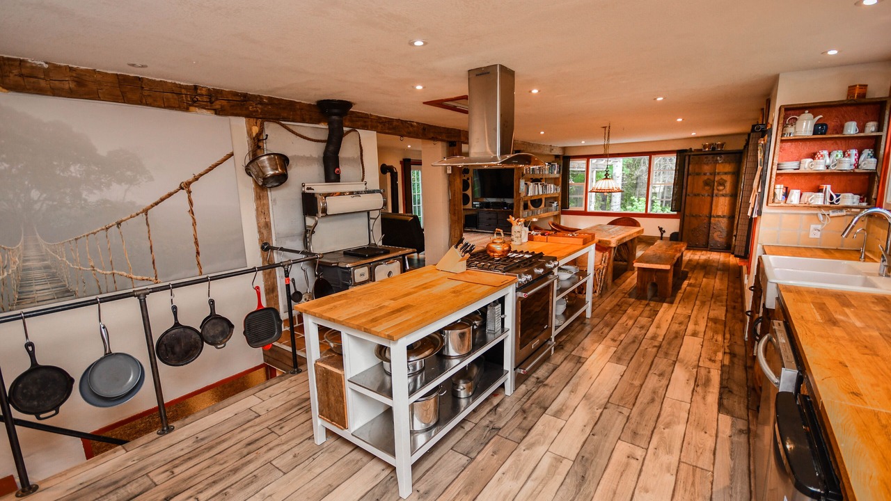 Photo of Kitchen in Oro Station