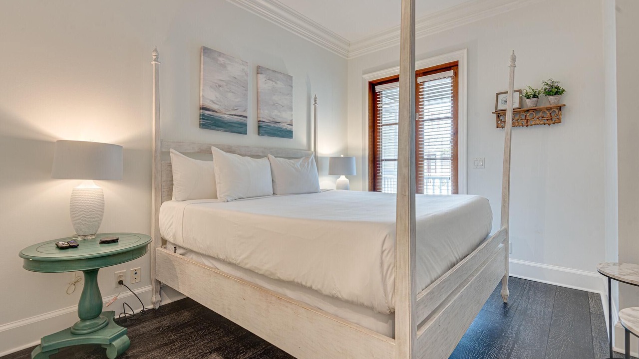 Photo of Bedroom in Baytowne Wharf