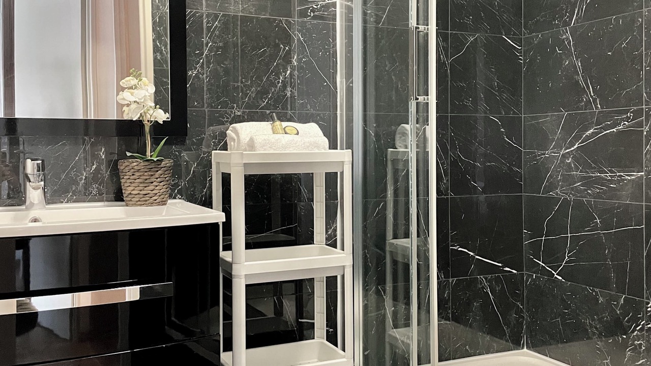 Photo of Bathroom in Pere Lachaise