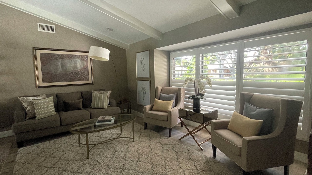 Photo of Livingroom in Hunt Club